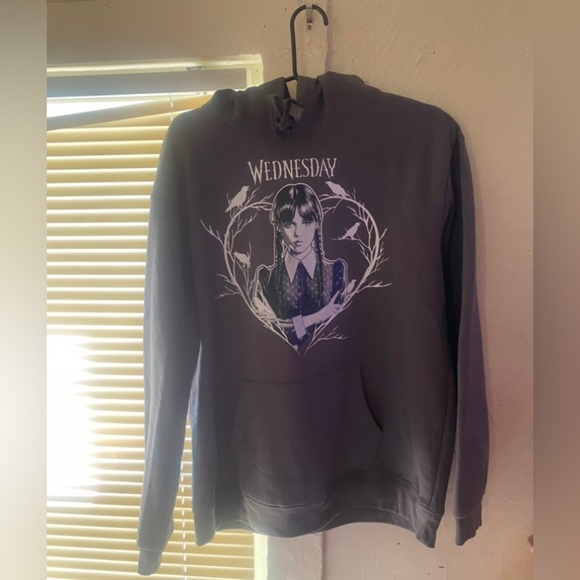 Wednesday Graphic hoodie - Picture 1 of 9